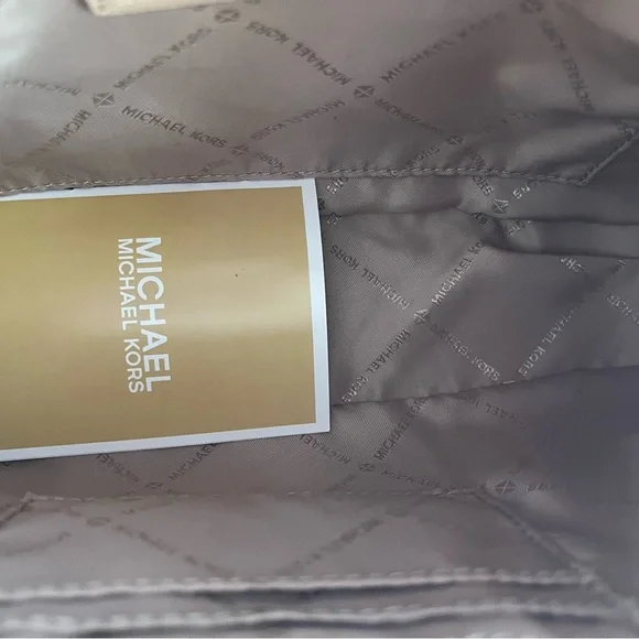 Michael Kors Beige Crossbody Bag with Gold Chain - Picture 4 of 6